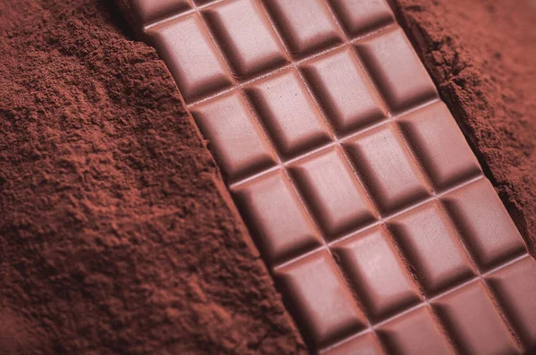 巧克力加可可粉特写。 巧克力背景 — 图库照片