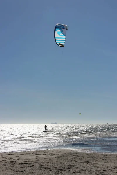 Gleitschirmfliegen Walvisbucht Namibia — Stockfoto