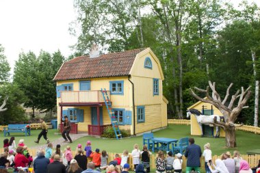 Vimmerby, İsveç - 19 Haziran 2018-Astrid Lindgren dünya, Astrid Lindgrens Varld City Vimmerby İsveç'te bir tema parkı var. Pippi Pippi'nın ev Villa Villekulla.