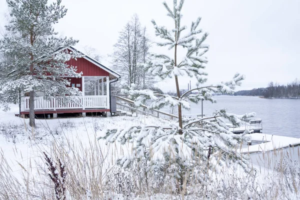 Casa Vermelha Belo Rio Kymijoki Inverno Kouvola Finlândia — Fotografia de Stock