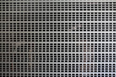 Kapı ve kafes arka plan olarak metalik topla