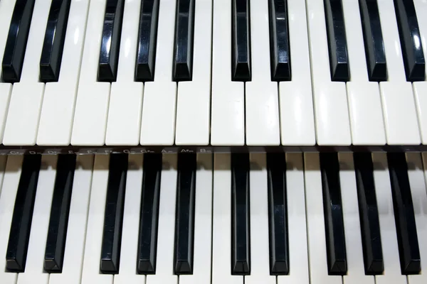 Duas Fileiras Chaves Preto Branco Velho Instrumento Musical Órgão — Fotografia de Stock