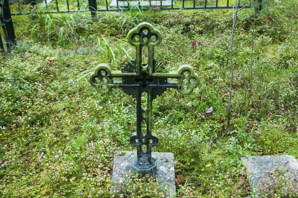 Kreuz Auf Altem Schönen Friedhof Finnland — Stockfoto