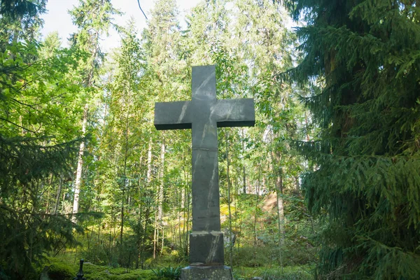 Kreuz Auf Altem Schönen Friedhof Finnland — Stockfoto