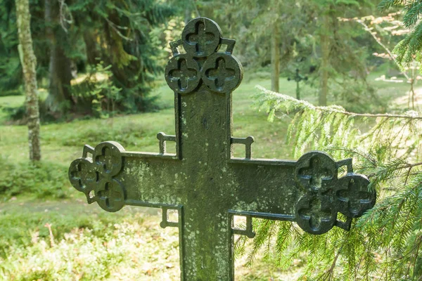 Kreuz Auf Altem Schönen Friedhof Finnland — Stockfoto