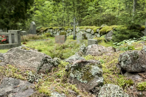 Büyük Haçlar Taşlar Ile Finlandiya Eski Semetery — Stok fotoğraf