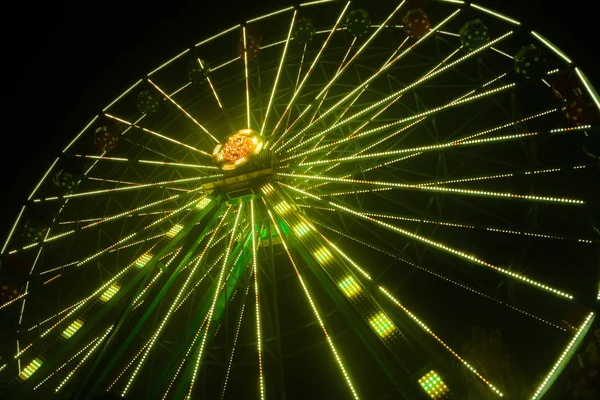 Roda Gigante Parque Diversões Iluminação Noturna — Fotografia de Stock