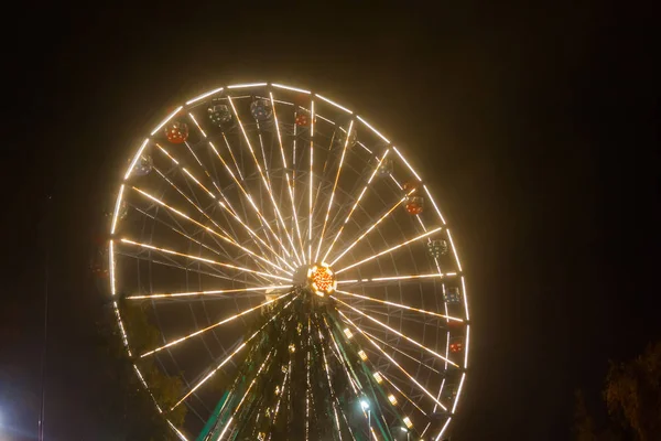 Rueda Fortuna Parque Atracciones Iluminación Nocturna —  Fotos de Stock