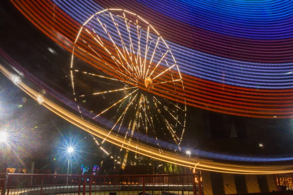 Grande Roue Mouvement Parc Attractions Illumination Nocturne Longue Exposition — Photo