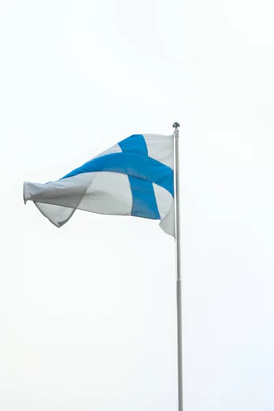 Die Nationalflagge Finnlands Isoliert Auf Weißem Hintergrund — Stockfoto