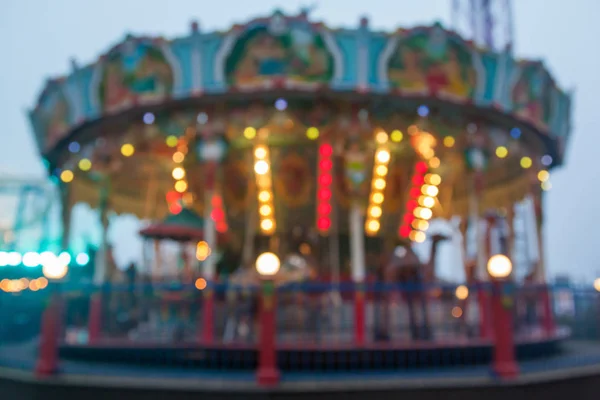 Carrusel Colorido Borroso Parque Atracciones Iluminación Noche Efecto Del Bokeh — Foto de Stock