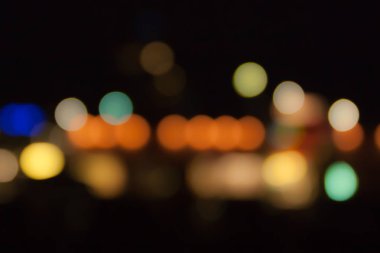 Ufuk bokeh renkli ışıkların bulanık fotoğraf