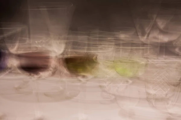 Absztrakt Homályos Színes Fény Hatása Wineglasses Hosszú Expozíció Fénykép Ból — Stock Fotó