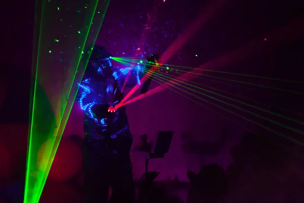 Luzes Coloridas Mostram Laser Show Movimento Escuro — Fotografia de Stock
