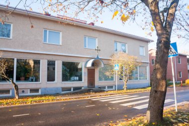 Kouvola, Finlandiya - 15 Ekim 2018: Eski rustik Müzesi Kouvola bölge - Kaunisnurmi, Ortodoks merkezi güzel sonbahar.