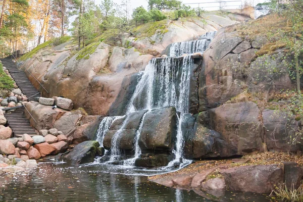 Cascade Cascade Sur Des Rochers Dans Parc Paysager Sapokka Kotka — Photo