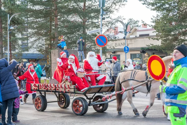 Kouvola Φινλανδία Νοεμβρίου 2018 Την Παραδοσιακή Παρέλαση Του Βασίλη Στο — Φωτογραφία Αρχείου