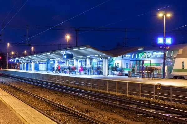 Kouvola Finlandia Noviembre 2018 Foto Larga Exposición Tren Estación Por — Foto de Stock