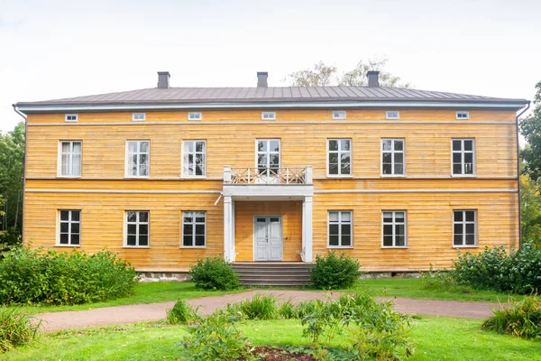 Kouvola Finnland September 2018 Schönes Gelbes Altes Gebäude Des Verlassenen — Stockfoto