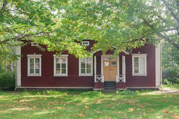 Anjala 領土マナー コウヴォラ フィンランド 2018 美しい赤い古い木造住宅 — ストック写真