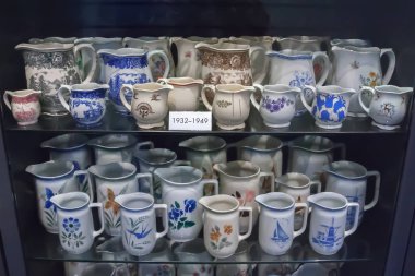 Kotka, Finlandiya - 23 Ekim 2018: Koleksiyon porselen yemekleri Arabistan Denizcilik Merkezi Vellamo.