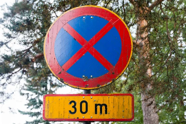 Žádné Parkování Nebo Zastavení Dopravní Značka Finsku Metrů — Stock fotografie