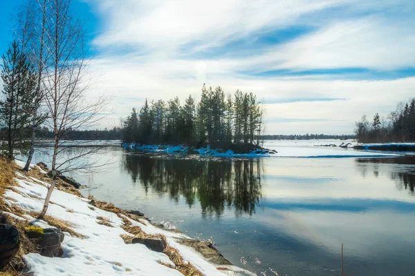Spring landscape on the river Kymijoki, Kouvola, Finland — Stock Photo, Image