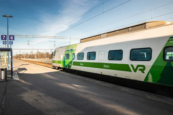 Kouvola, Finsko – 18. duben 2019: vlak na nádraží — Stock fotografie