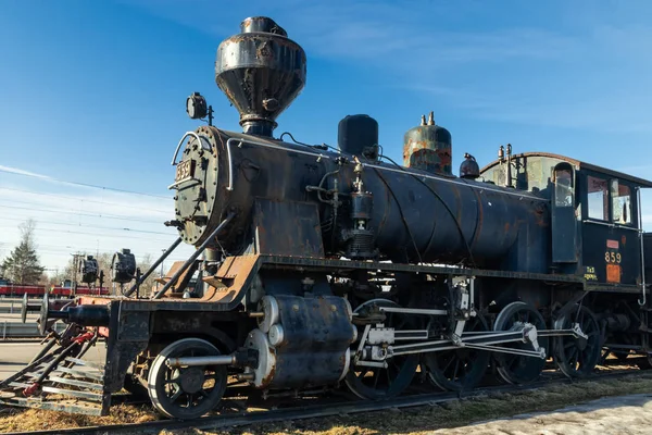 Kouvola, Finland - April 18, 2019: Old steam locomotive as an exhibit at the Kouvola railway station in Finland. — Stock Photo, Image