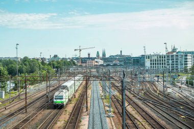 Helsinki,Finlandiya - 12 Haziran 2019: Helsinki tren istasyonu Wiew. Tren istasyondan kalkıyor