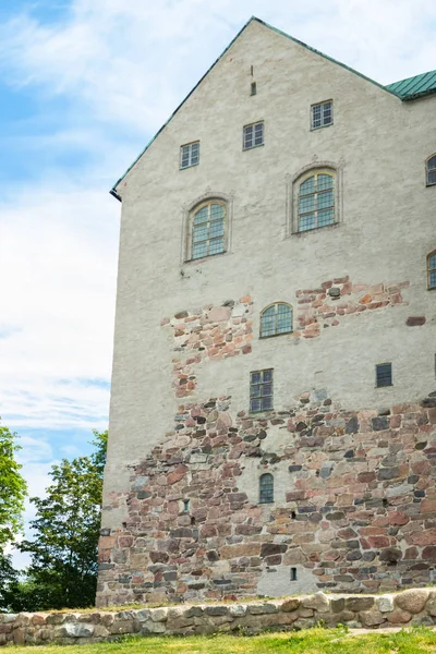 Турку, Финляндия - 29 июня 2019 г.: Старый средневековый замок . — стоковое фото