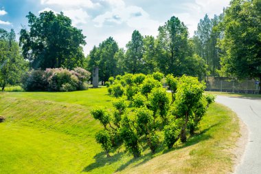 Lappeenranta, Finlandiya - 20 Haziran 2019: Yaz aylarında Saimaa Kanalı'nda park.