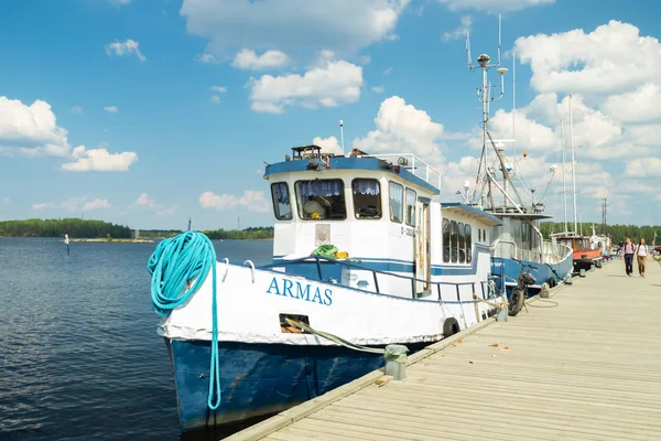 Лаппеенранта (Фінляндія)-20 червня 2019: Лаппеенранта порт з яхтами і човнами в Сонячний літній день — стокове фото