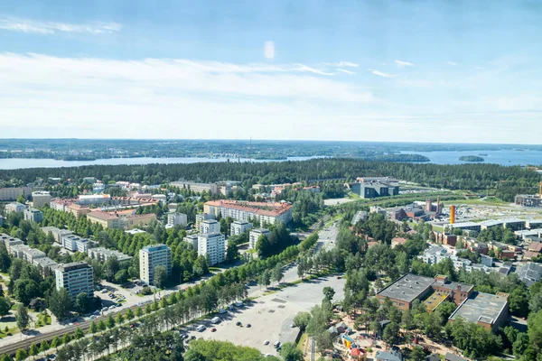 Piękny widok z góry na miasto Tampere w letni dzień, Finlandia. — Zdjęcie stockowe