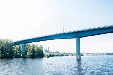 Lappeenranta Luukkaansalmi köprü, Finlandiya. Saimaa Gölü'nden manzara.