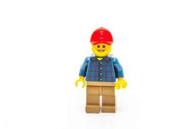 Kouvola Finland - 26 Mart 2017: Beyaz arka planda izole edilmiş Lego minifigür karakteri.