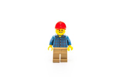 Kouvola Finland - 26 Mart 2017: Beyaz arka planda izole edilmiş Lego minifigür karakteri.