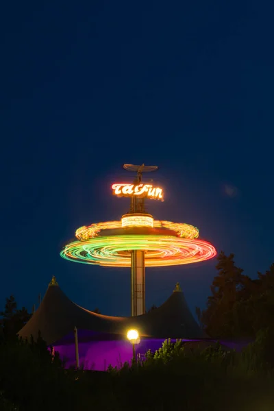 Kouvola, Finlande - 24 août 2019 : Rotation Taifun dans le parc d'attractions Tykkimaki . — Photo