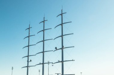 Kotka, Finlandiya - 28 Ağustos 2019: Kotka limanında süper lüks yat Siyah İnci direkleri