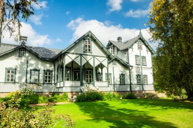 Kouvola, Finlandiya - 2 Eylül 2019: Finlandiya'nın Kouvola şehrinde Verla'da ikamet eden tesis sahipleri, iyi korunmuş bir 19..