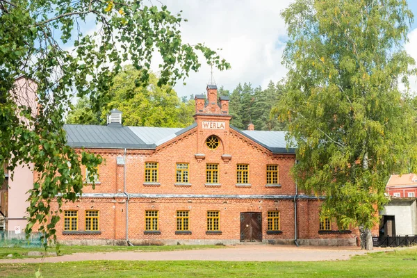 Kouvola, Finland-2 september 2019: Verla Mill Museum Slipträ och kartong kvarn i Jaala, Kouvola, Finland, är en välbevarad 19th Century Mill Village och en UNESCO världsarvslista. — Stockfoto