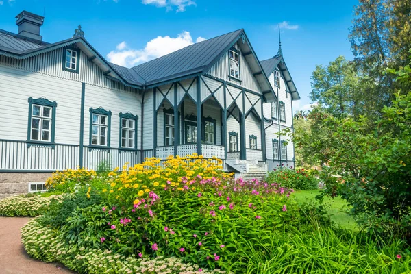 Kouvola, Finland - 2 September 2019: The owners residence in Verla at Jaala, Kouvola, Finland, is a well preserved 19th century mill village and a UNESCO World Heritage site. — Stock Photo, Image