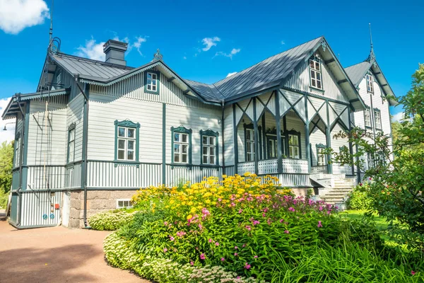 Kouvola, Finland - 2 September 2019: The owners residence in Verla at Jaala, Kouvola, Finland, is a well preserved 19th century mill village and a UNESCO World Heritage site. — Stock Photo, Image