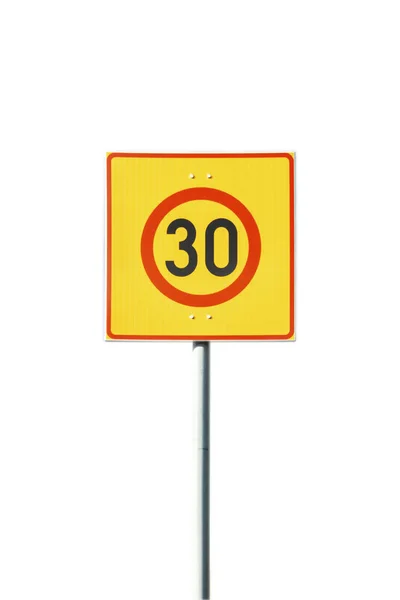 Финский знак ограничения скорости 30 км / ч изолирован на белом фоне — стоковое фото
