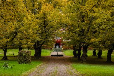 Loviisa, Finlandiya - 7 Ekim 2019: Malmgard Malikane Kapısı.