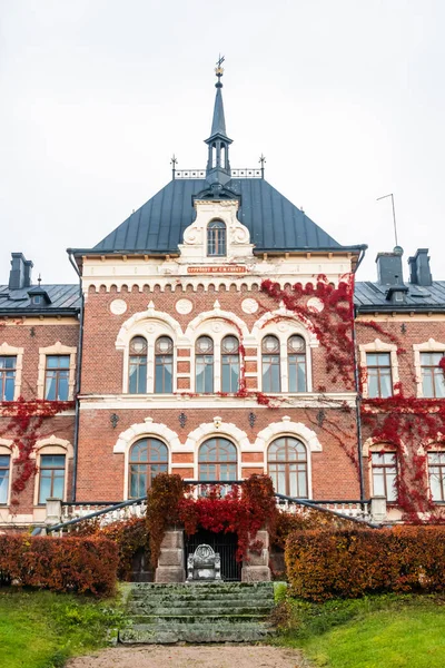 Loviisa, Finnland - 7. Oktober 2019: das Schloss malmgard. — Stockfoto