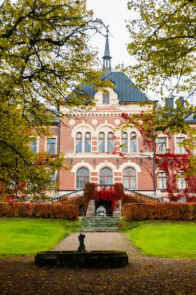 Loviisa, Finlandia - 7 de octubre de 2019: The Manor House Malmgard . — Foto de Stock