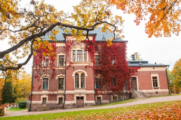 Loviisa, Finlandia - 7 de octubre de 2019: The Manor House Malmgard . — Foto de Stock