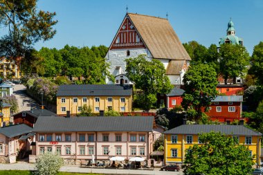 Porvoo Katedrali ve eski Porvoo kasabasının güzel panoramik manzarası