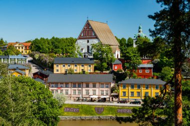 Porvoo Katedrali ve eski Porvoo kasabasının güzel panoramik manzarası
